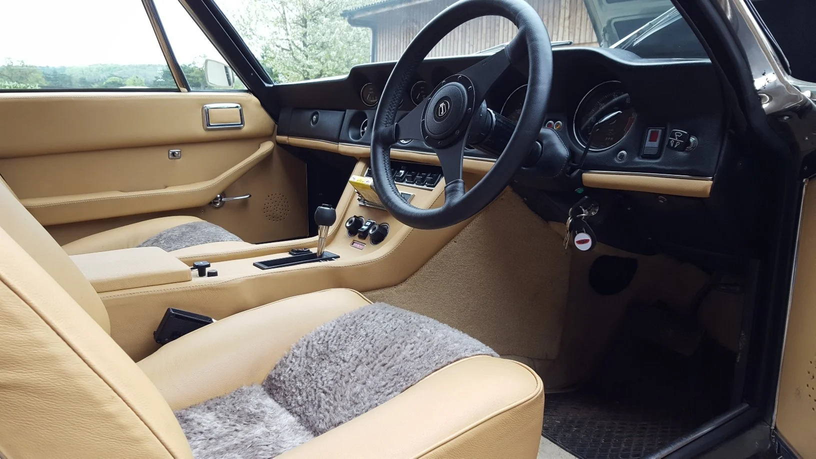 1974 jensen interior.jpg