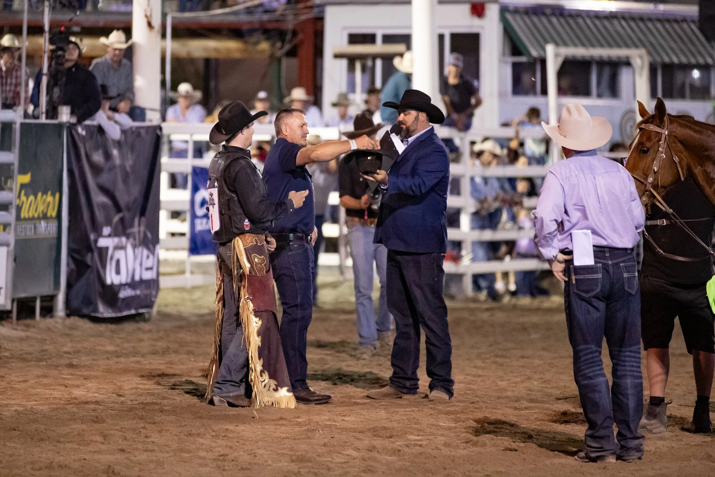 Shane Webke draws short round horses