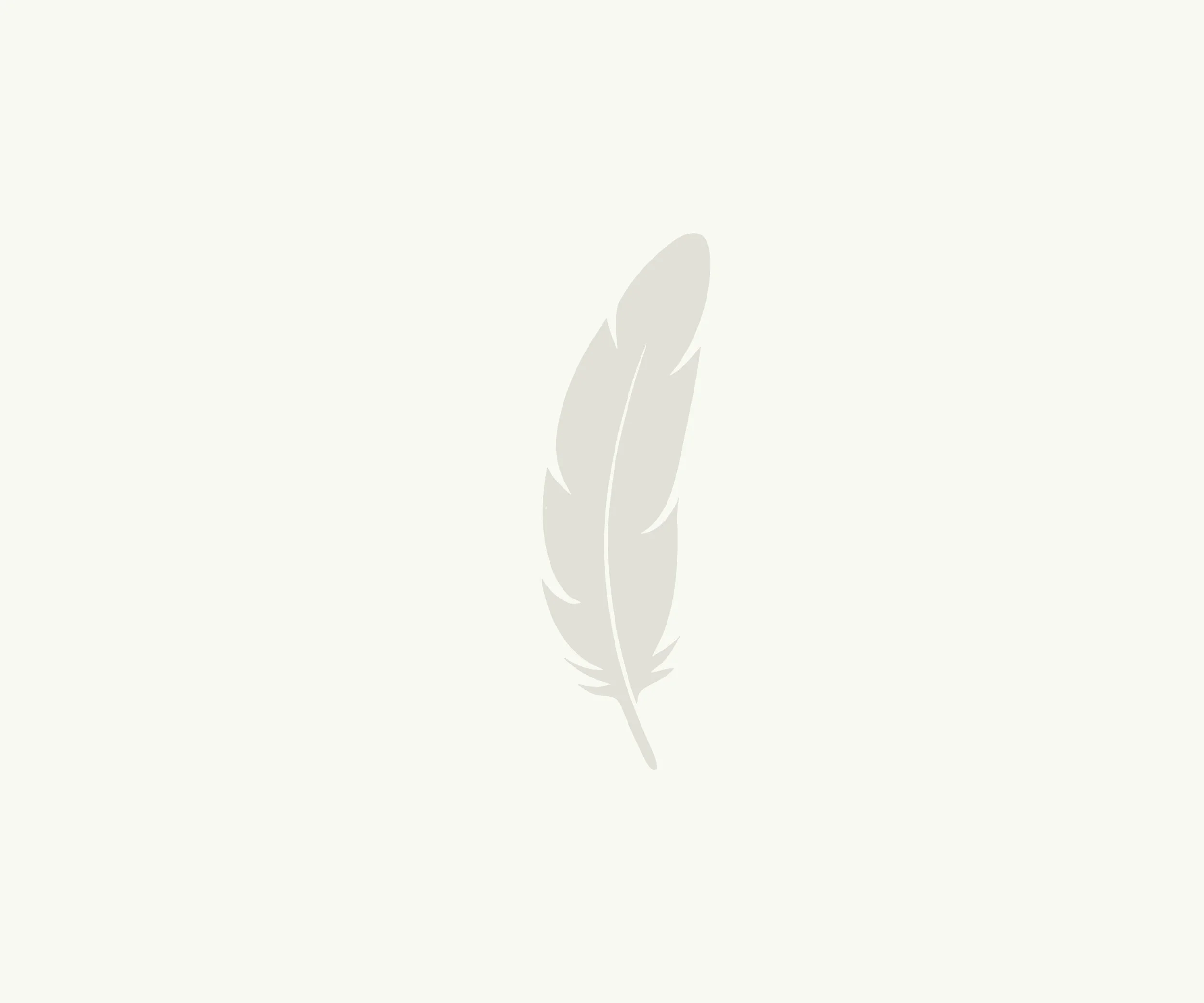 Pluma gris sobre fondo blanco, símbolo de escritura.