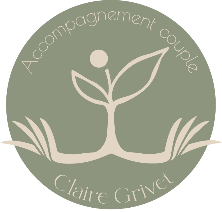Logo vert avec une silhouette de plante et de la terre, entouré du texte "Accompagnement Coupole" en haut et "Claire Grivet" en bas.