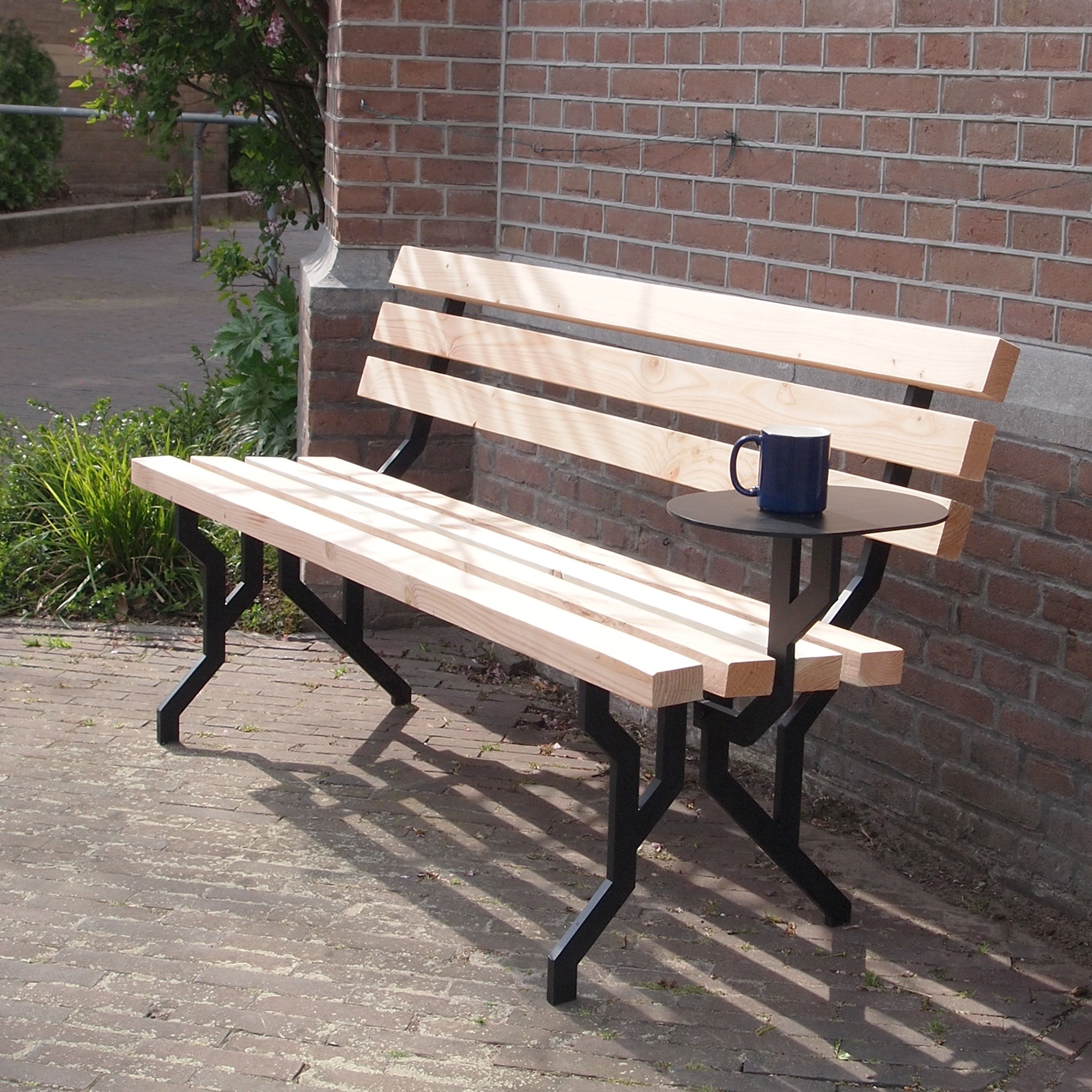 Isabella Bench