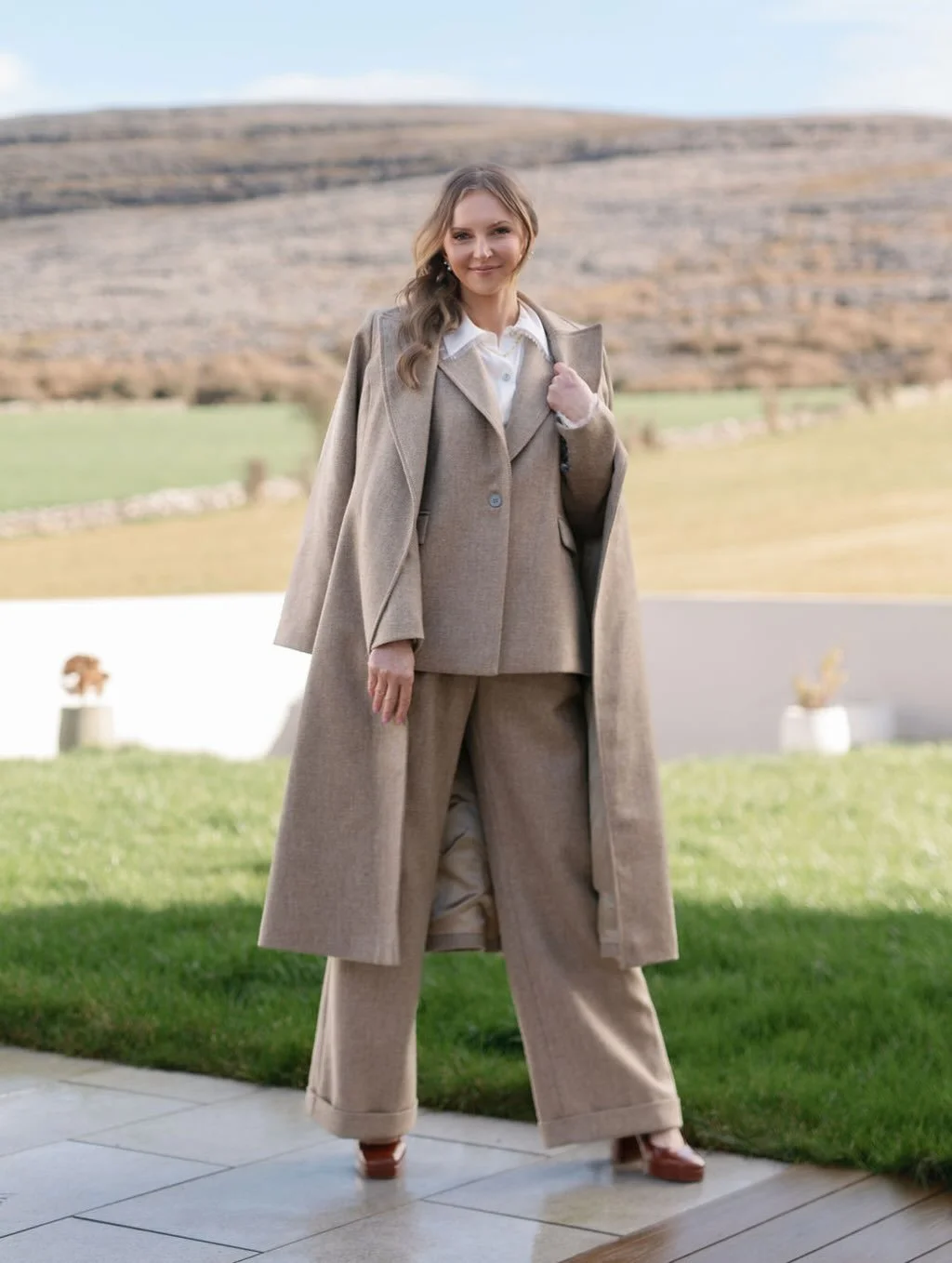 Our fabulous @connollykasha invited @vip.magazine into her stunning home @halkalodge and chatted about her home life and running the @hazelmountainchocolate factory! Here are some of our favourite looks from the shoot 🤍