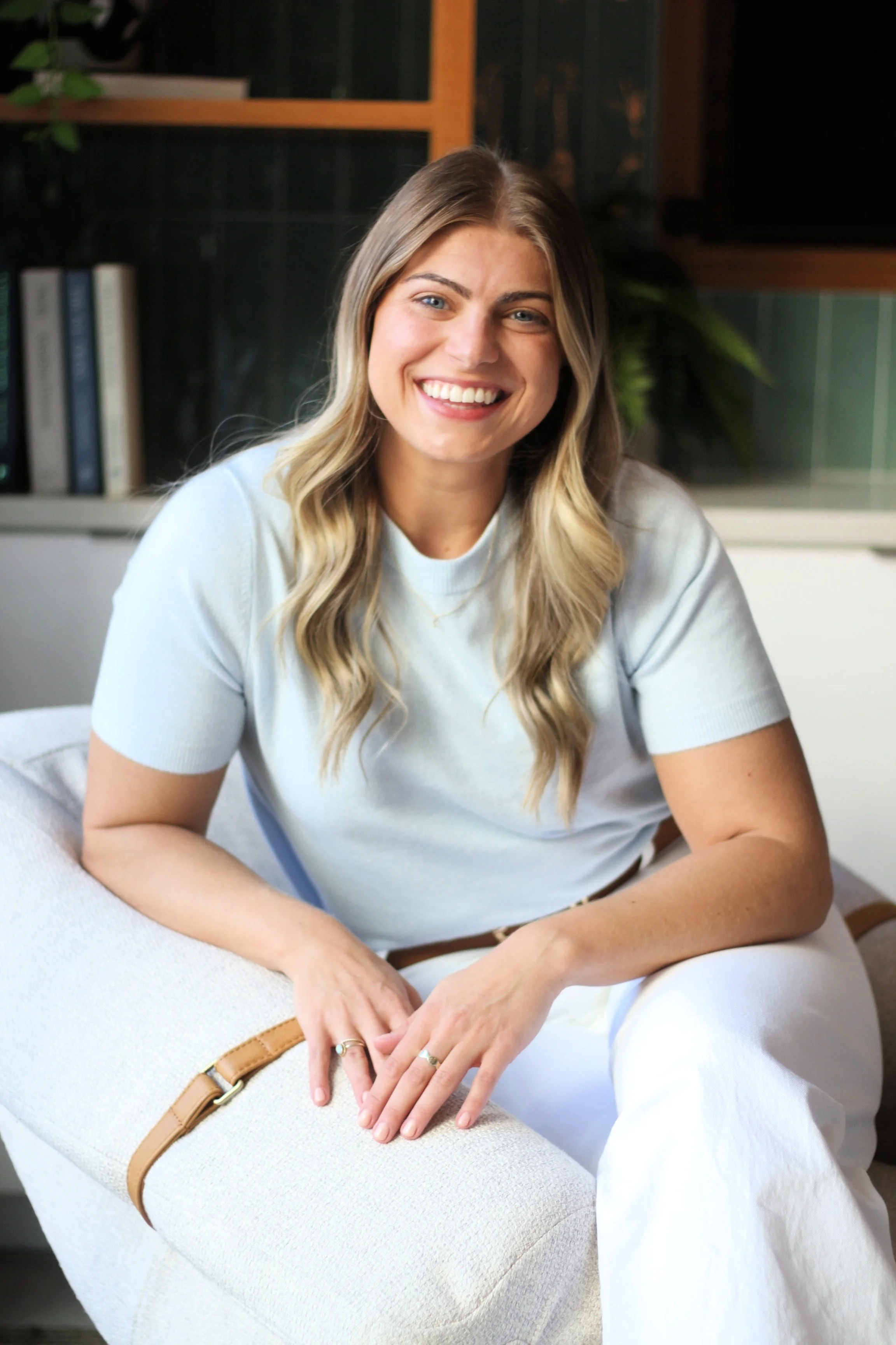 anxiety therapist in Florida sitting in warm office