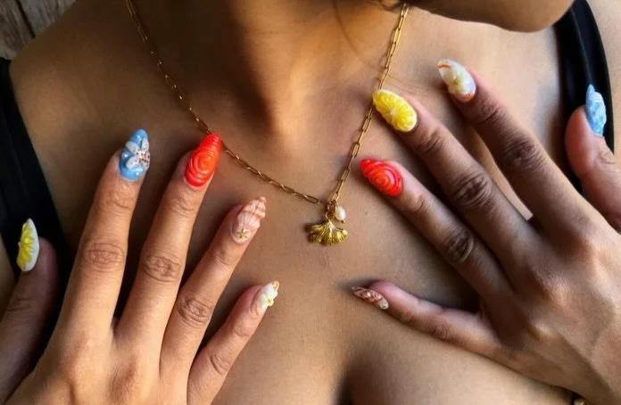 A magical and tropical set!

Hema and I sat for a long time to come up with this beautiful set for her Bali trip. Luckily, we had boba tea to motivate us.

These are medium soft gel extensions with tier 4 nail art. Each nail has something 3D which I 
