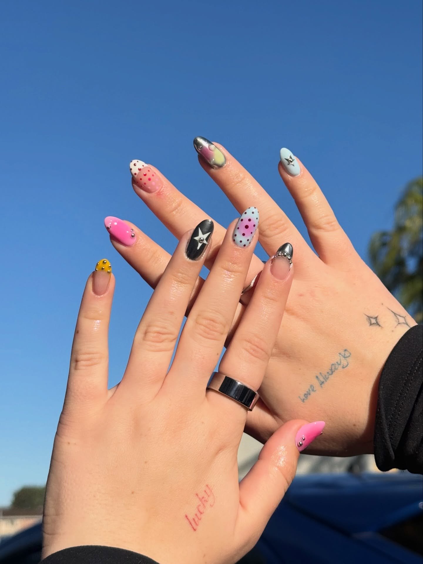 I fear we cook every time for my besties nails

She brings the best inspo that it is so hard to pick only one!

Ashlyn gets hard gel on her nails now because she has beautiful natural length. I am very jealous.

☆
☆
☆

#mixandmatchnails #funkynails #