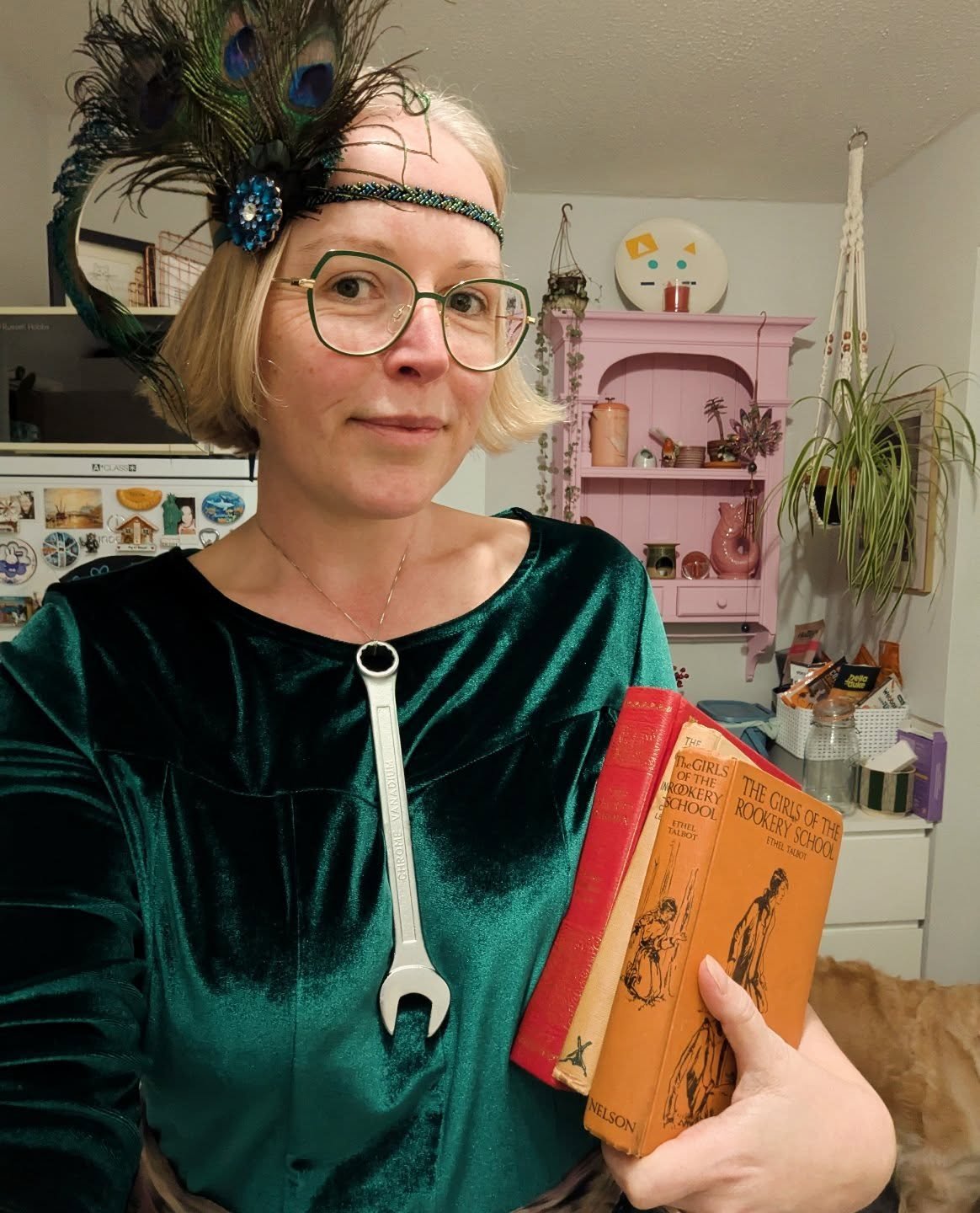 Can you guess what I am? 🤔 🦚 🔧 📚 

Fancy dress theme = 'Something beginning with C' 

(I was going to a party, I don't just spend Saturday nights making up my own fancy dress theme. Although that does sound quite fun.)

And yes that's a real span