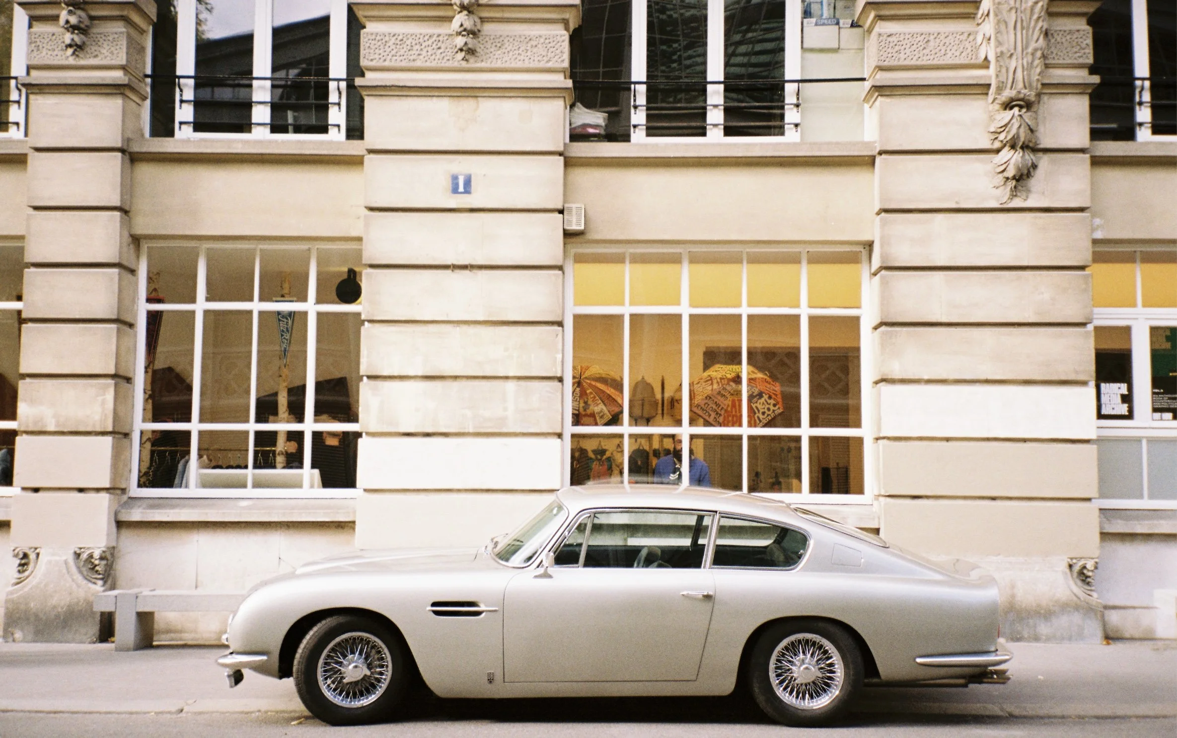 007.
Paris FR.
2025.