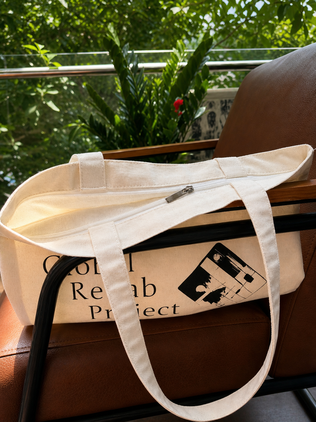tote 3.png