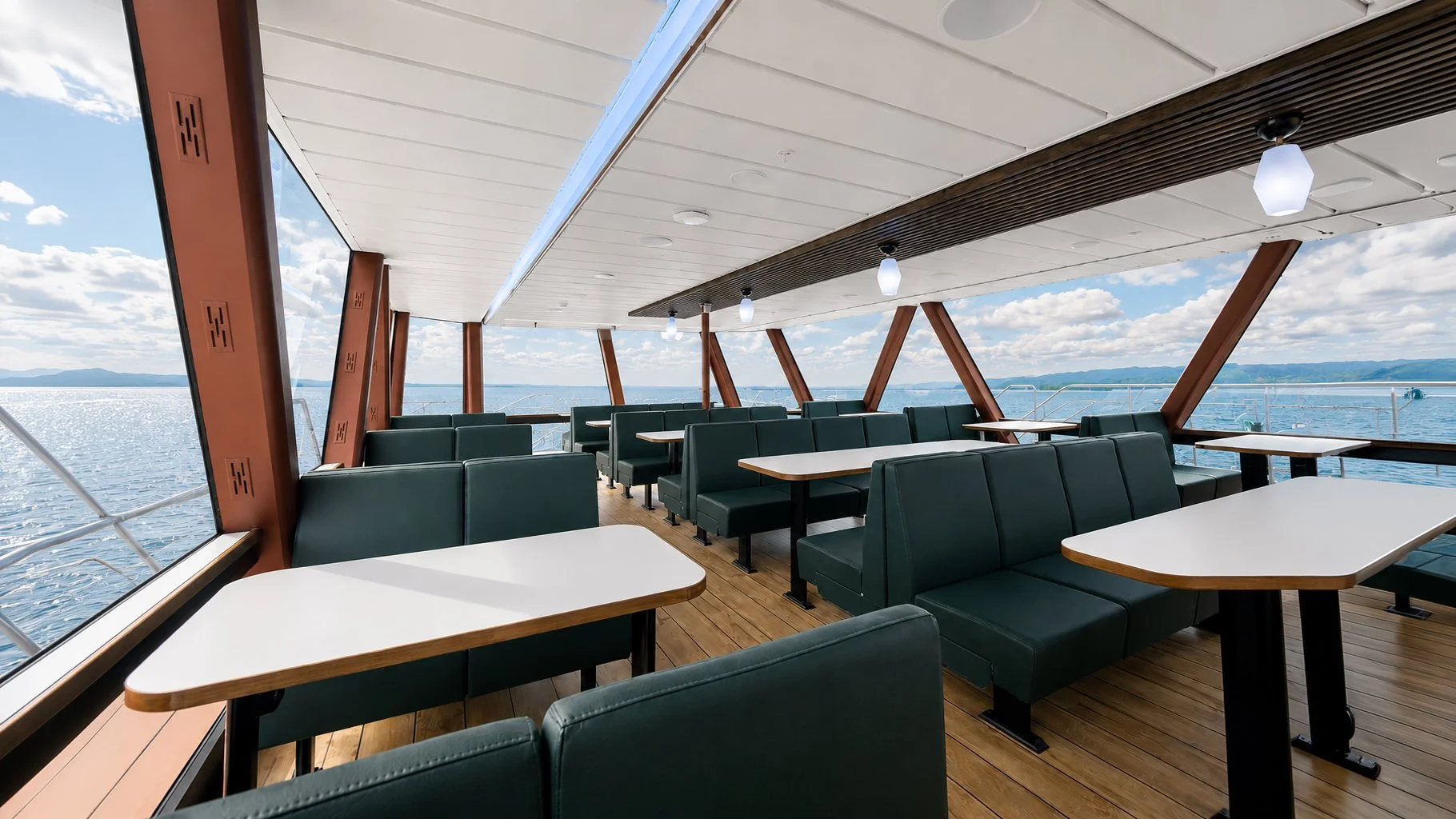 WM900 Lounge