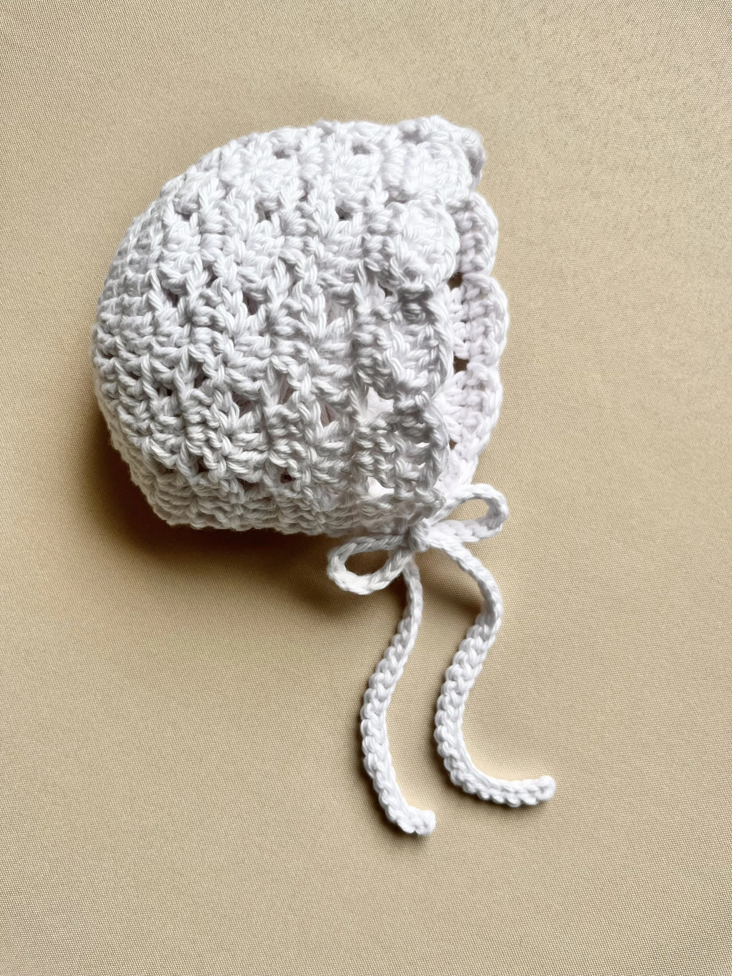 Bonnet — White (Archive)