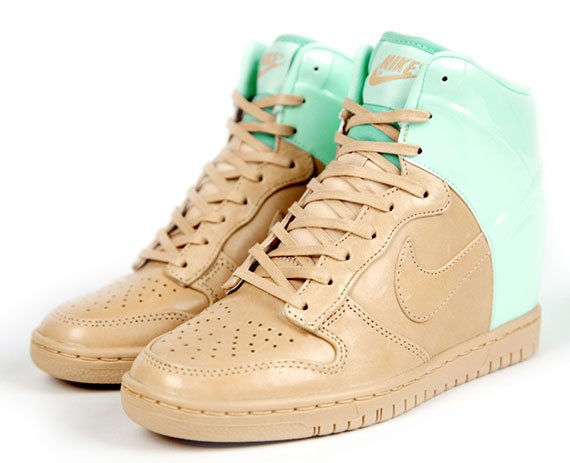 nike-wmns-dunk-sky-high-vt-qs-2.jpg