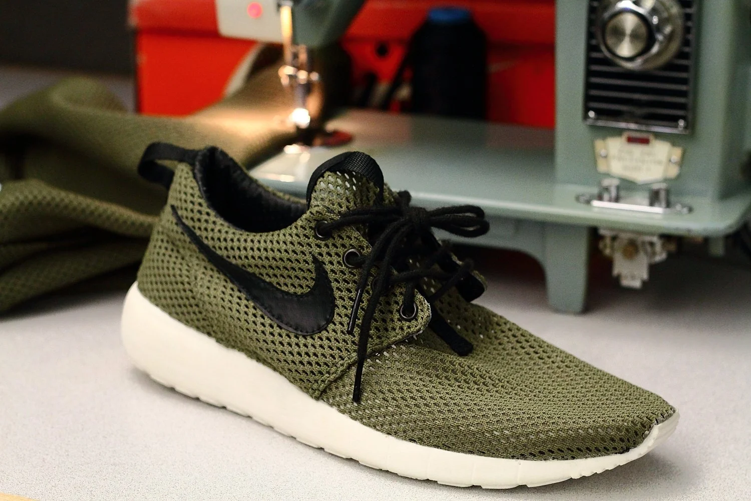 ROSHE3.JPG