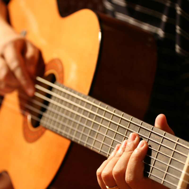 LIVE MUSIC