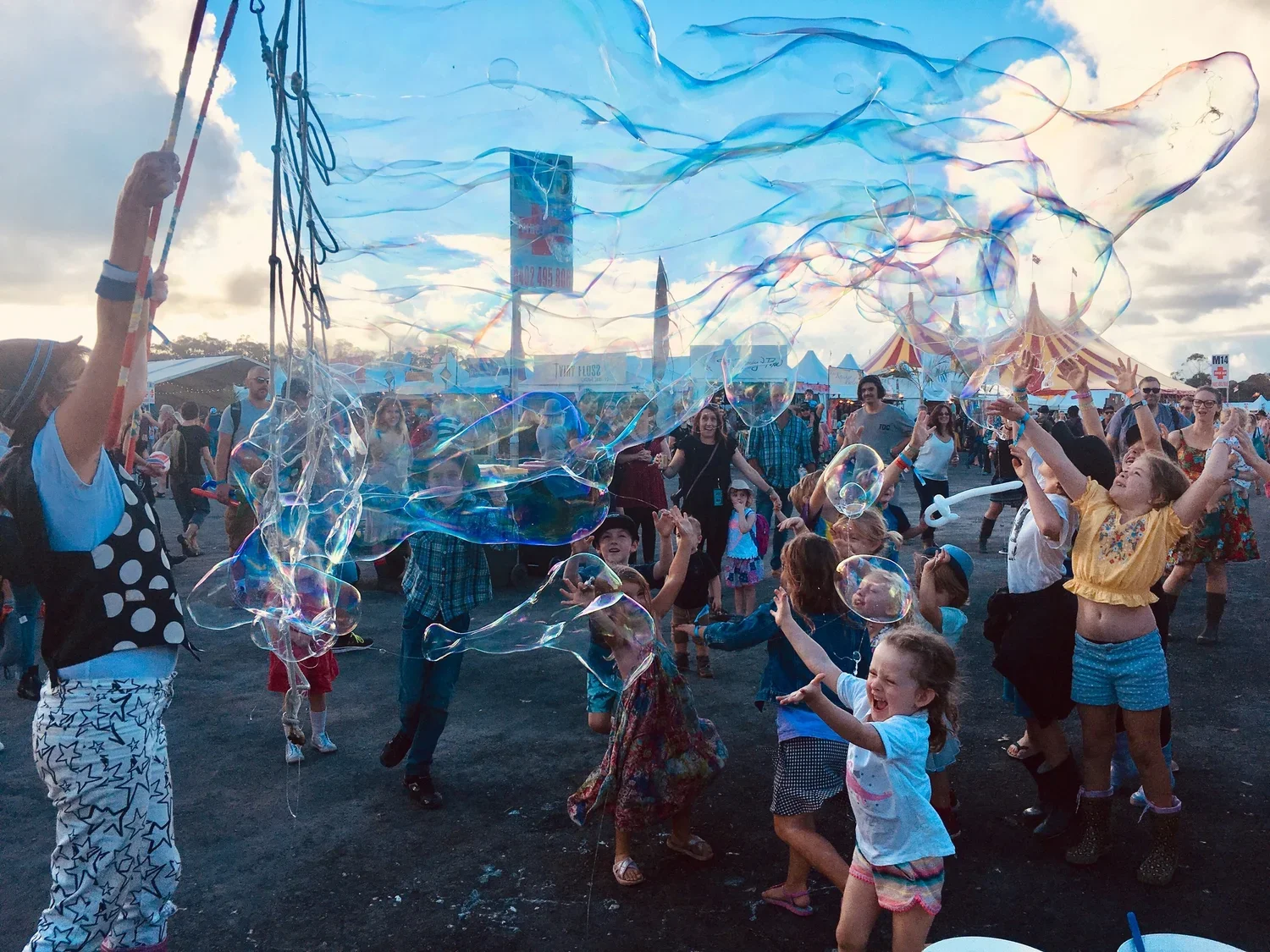 byron-bay-childrens-entertainment-kids-parties-1.webp