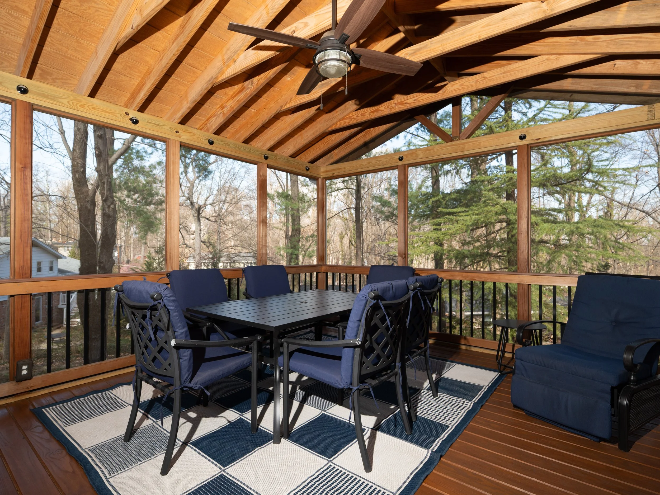 Porch_inside_2.jpg