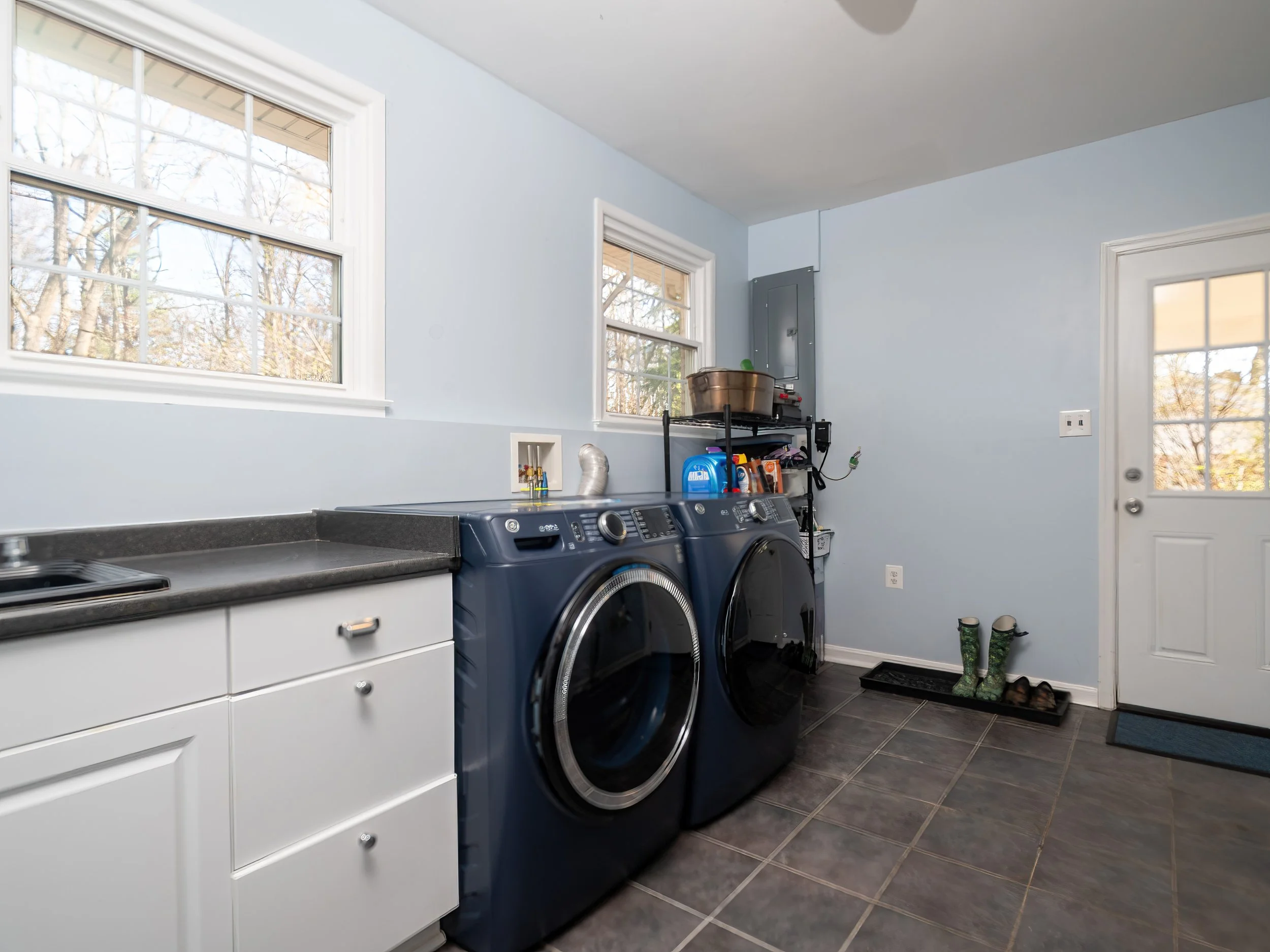 Laundry_1-SharpenAI-Focus.jpg