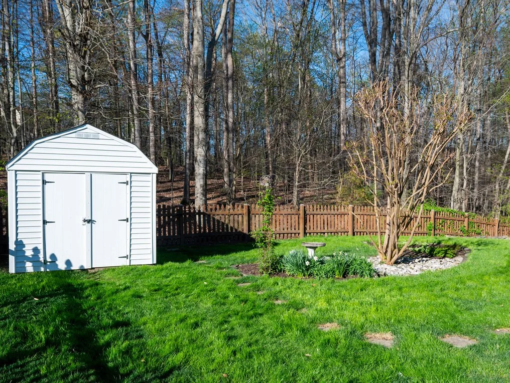 Rear_yard_1_new.jpg