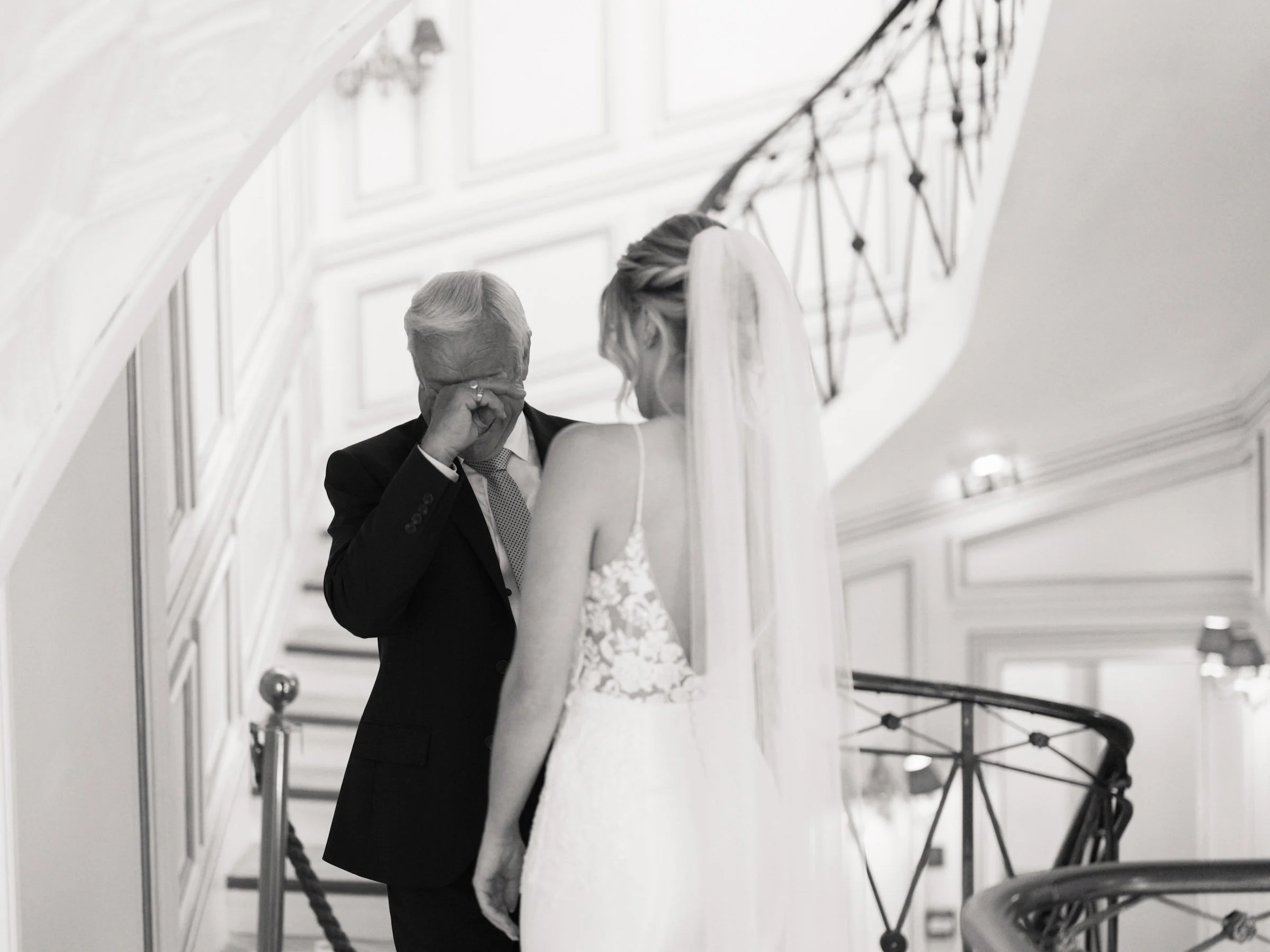 Sorci-Ledyukova-Château-Robernier-France-Destination-Wedding-Photographer-11.jpg