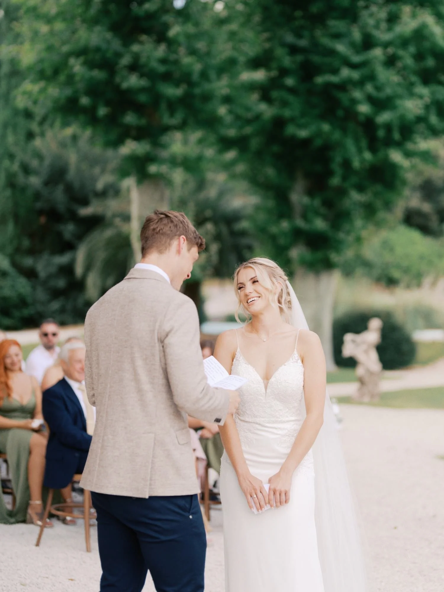 Sorci-Ledyukova-Château-Robernier-France-Destination-Wedding-Photographer-23.jpg