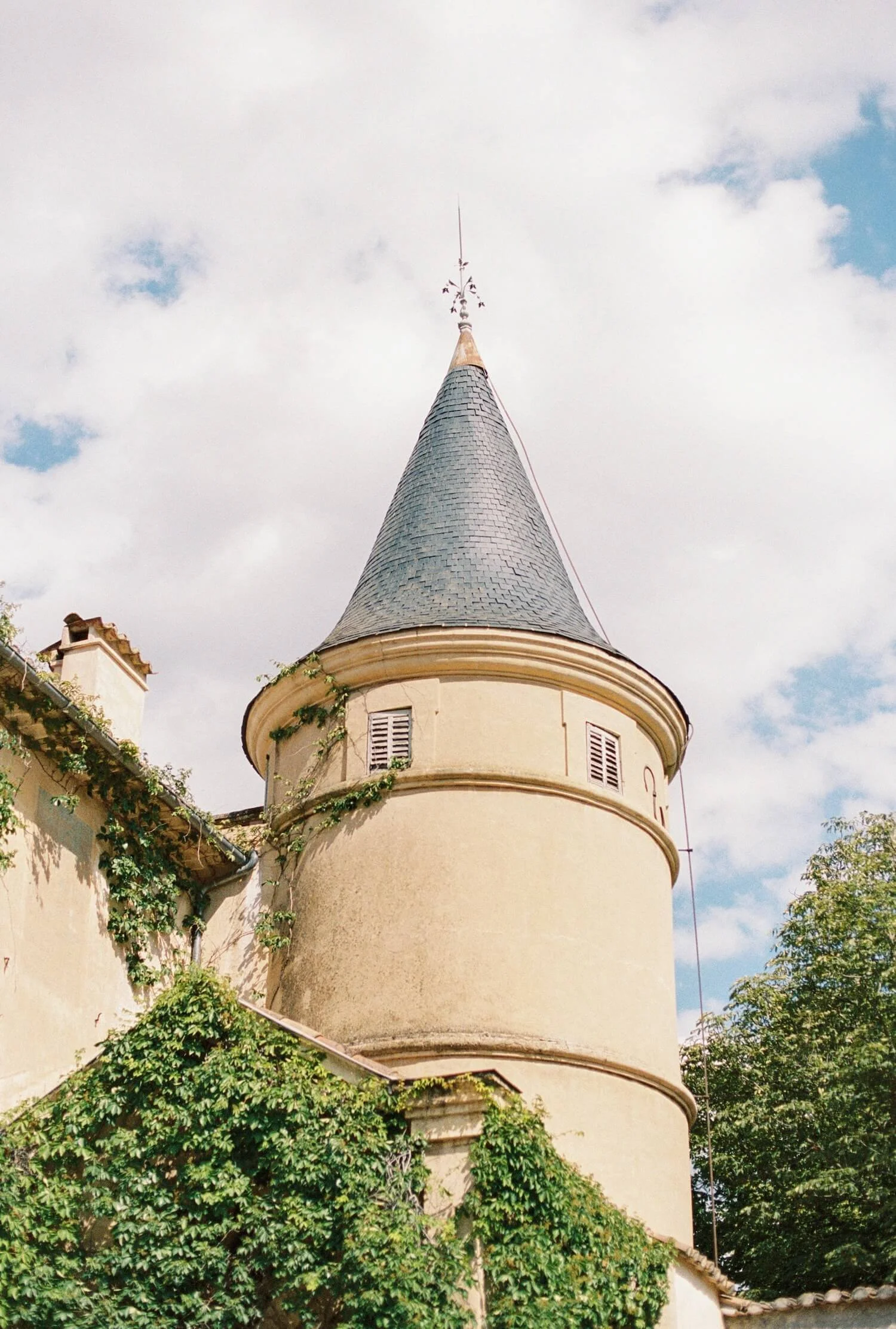 Sorci-Ledyukova-Château-Robernier-France-Destination-Wedding-Photographer-75.jpg