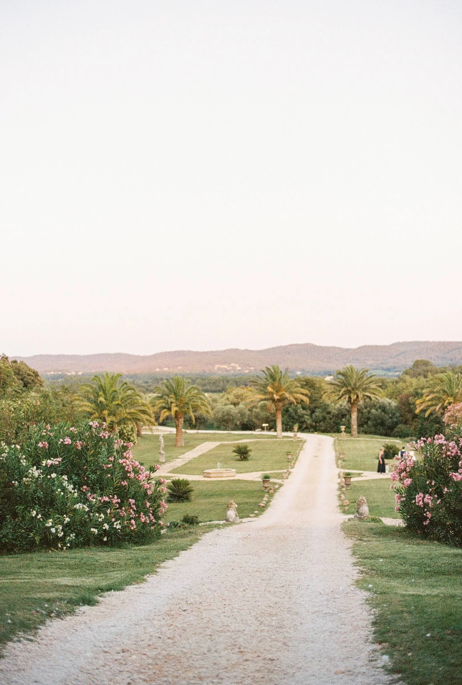 Sorci-Ledyukova-Château-Robernier-France-Destination-Wedding-Photographer-76.jpg
