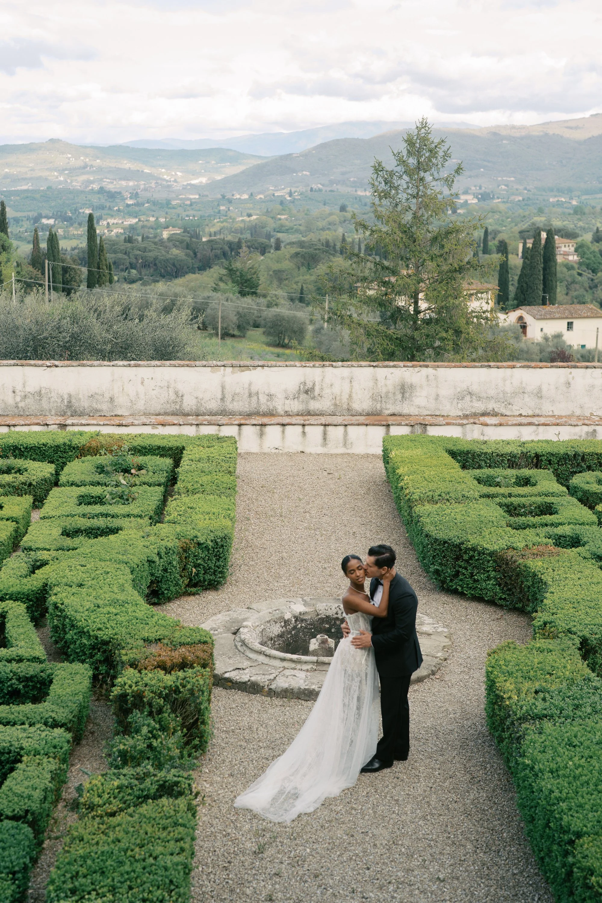 Sorci-Ledyukova-tuscany-italy-wedding-photographer-villa-corsini-45.jpg