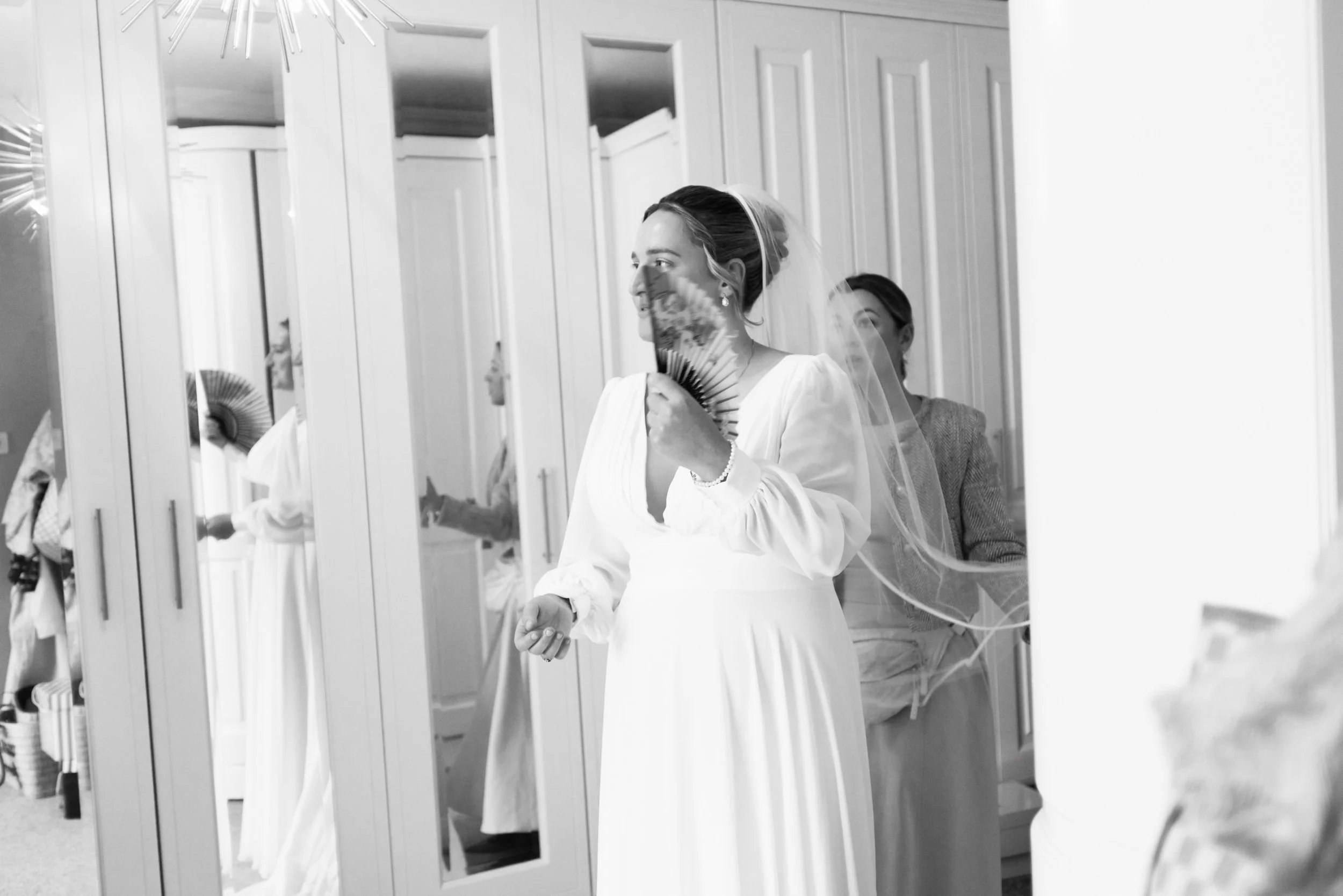 sorci-ledyukova-documentary-wedding-photography-private-estate-Emma&Ned-Wedding-Bridal prep-39.jpg