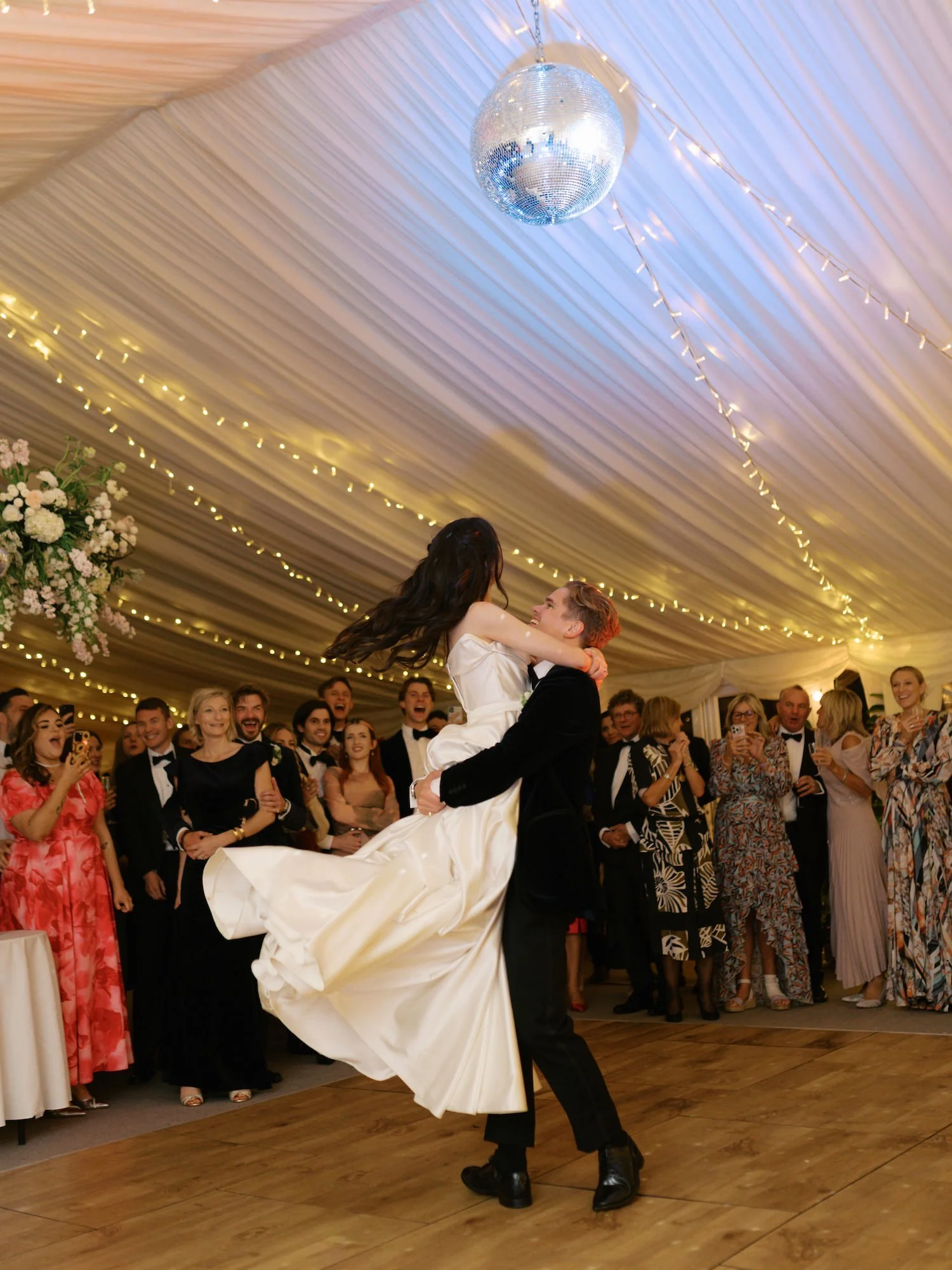Sorci-Ledyukova-Sam&Rebecca-Wickersley-House-Private-House-Luxury-Marquee-Wedding-Evening-and-Party-94.jpg