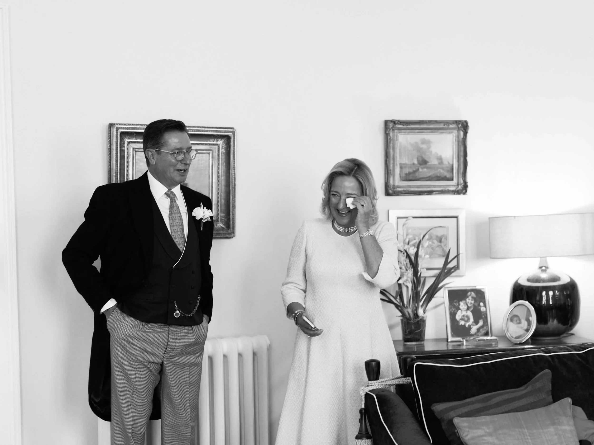 sorci-ledyukova-documentary-wedding-photography-private-estate-Emma&Ned-Wedding-Bridal prep-95.jpg