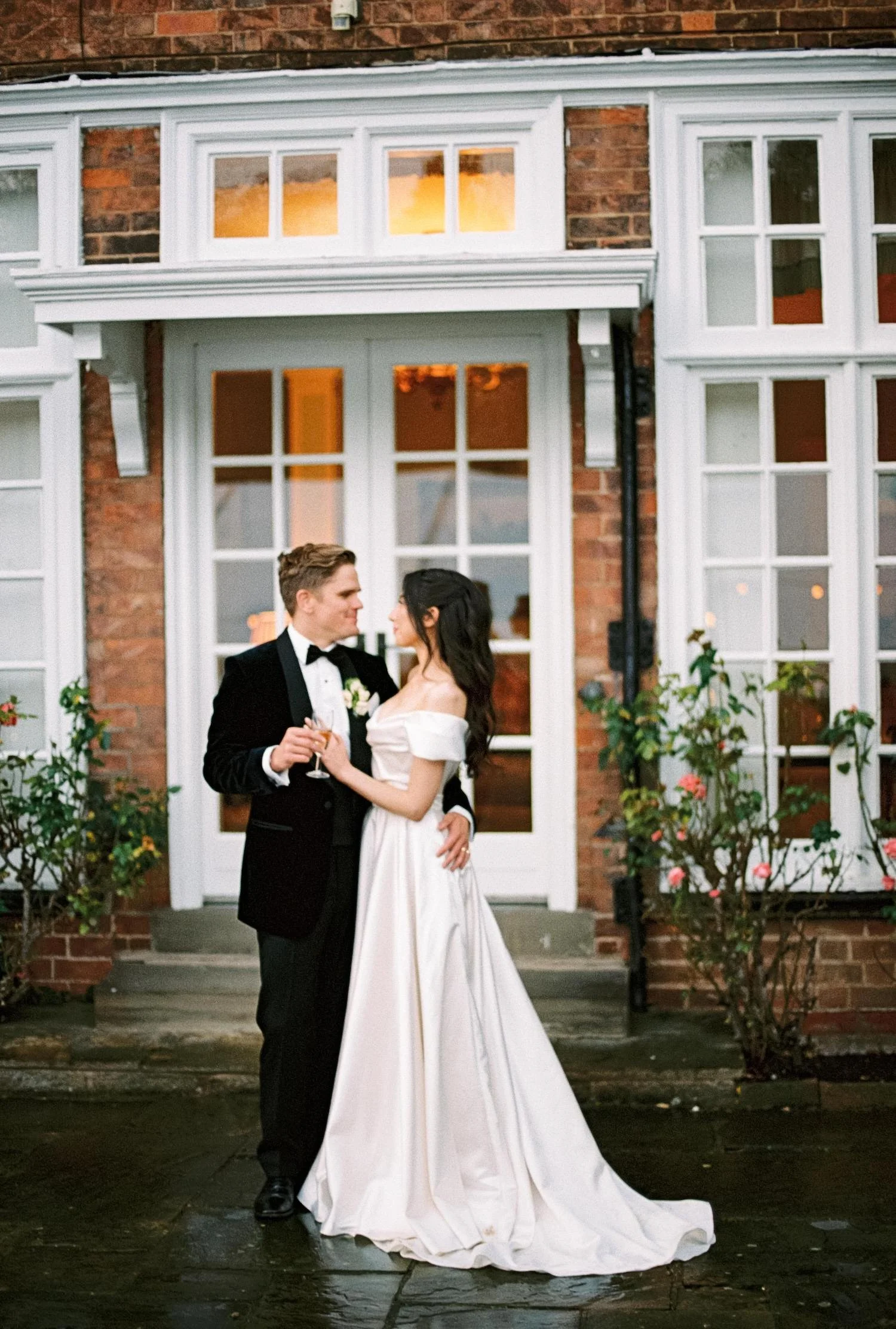 Sorci-Ledyukova-Sam&Rebecca-Wickersley-House-Private-House-Luxury-Marquee-Wedding-Wedding-Bride-&-Groom's-portraits-105.jpg