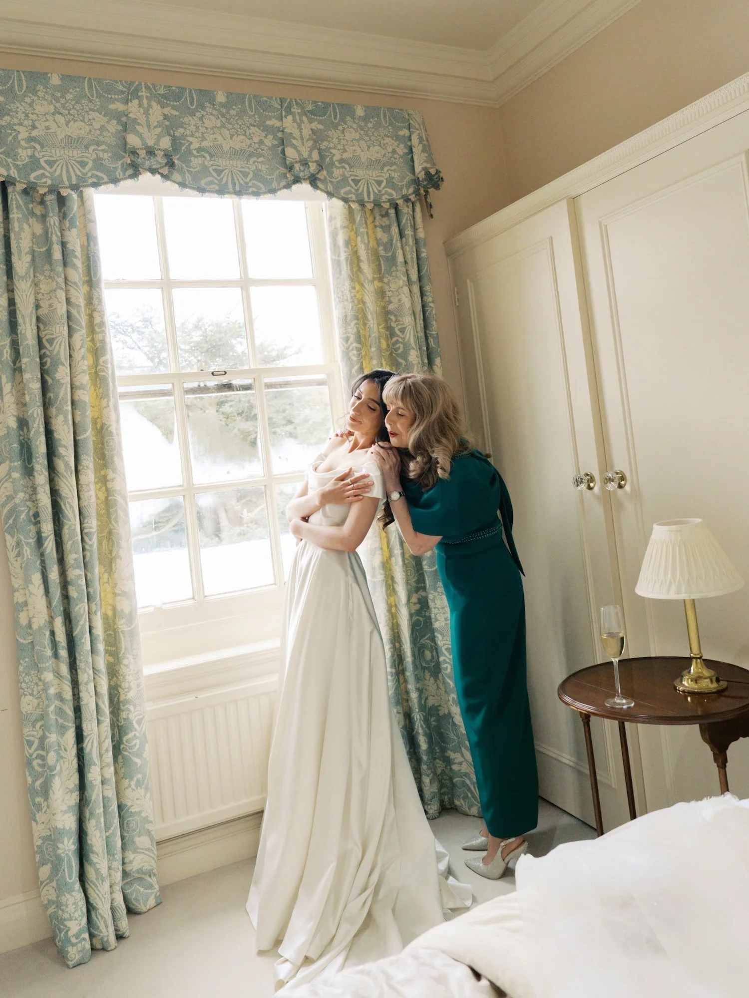 Sorci-Ledyukova-Sam&Rebecca-Wickersley-House-Private-House-Luxury-Marquee-Wedding-Wedding-Bride-Prep-83.jpg