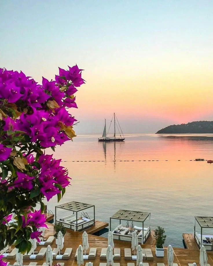 Family enjoying a private yacht charter in Bodrum with a child-friendly itinerary, featuring short sailing distances, calm bays and fun swimming stops throughout the day.