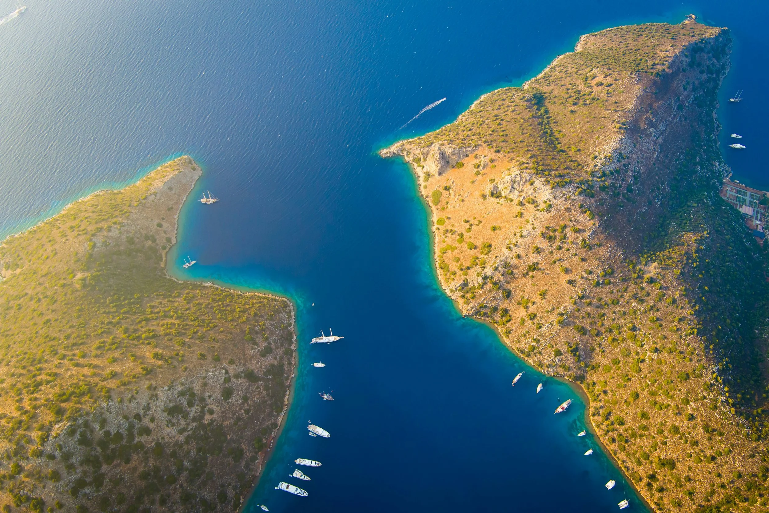 A Guide to Luxury Yacht Charter Costs in Turkey