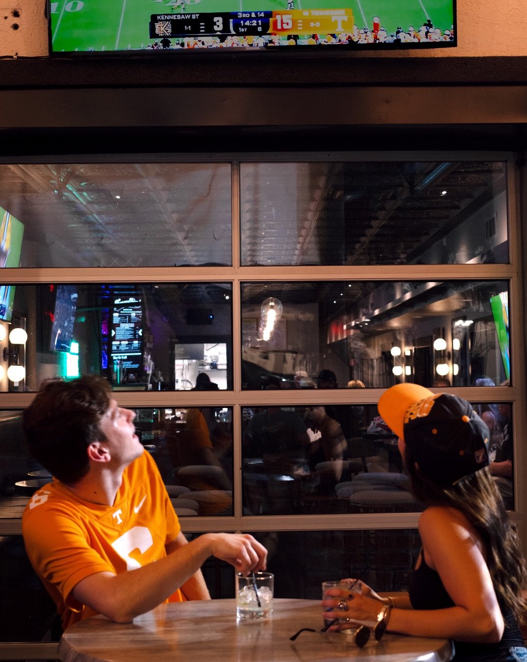 Grab your friends, catch your favorite teams, and spend game day with us at Famous Friends! 🍻
