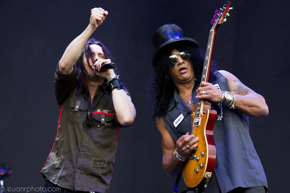slash-3.jpg