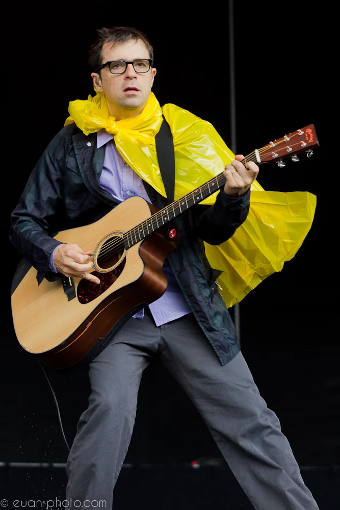  Rivers Cuomo of Weezer joins in with the weather enforced fashion 