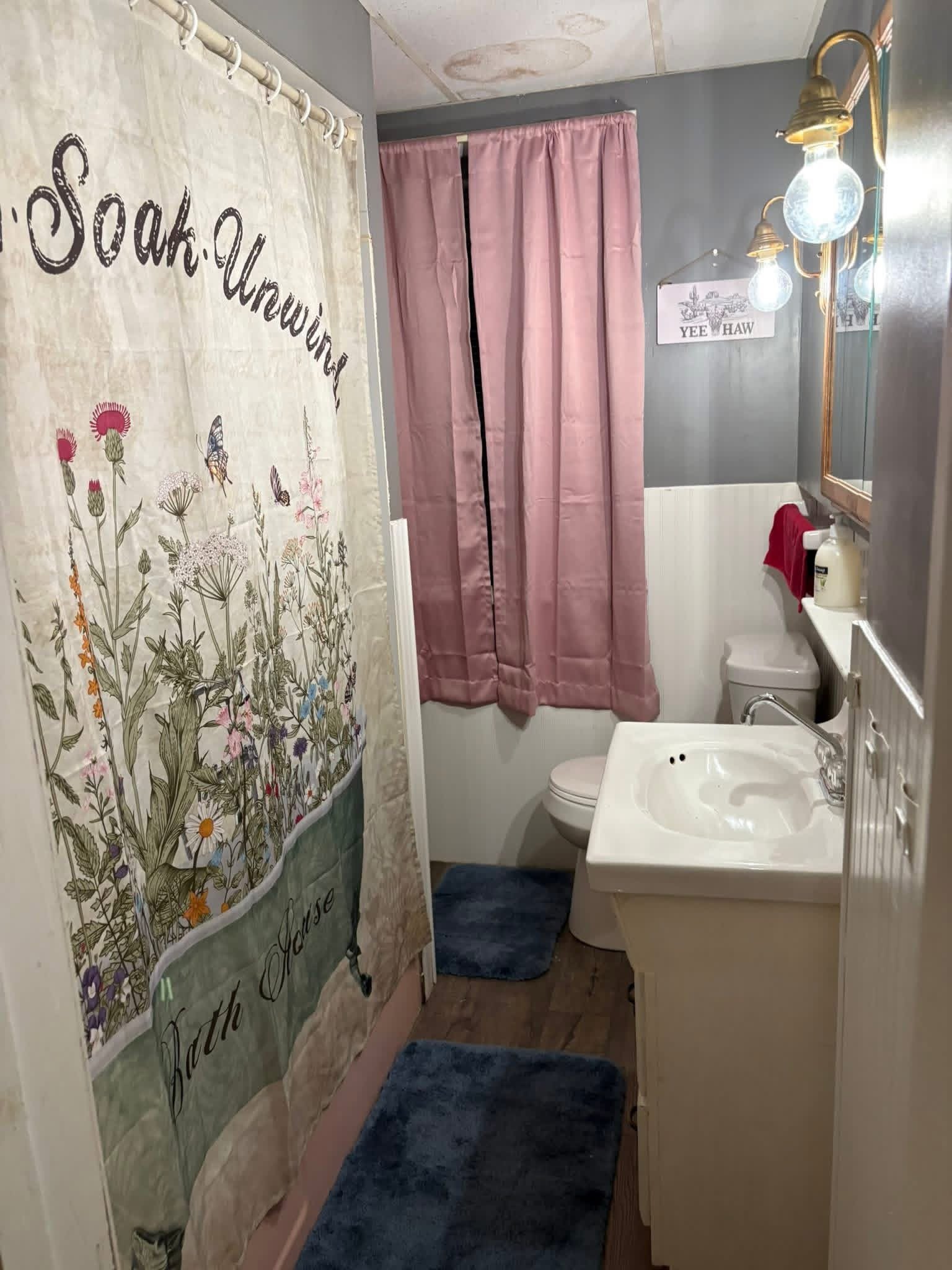 e hamilton bathroom.jpg