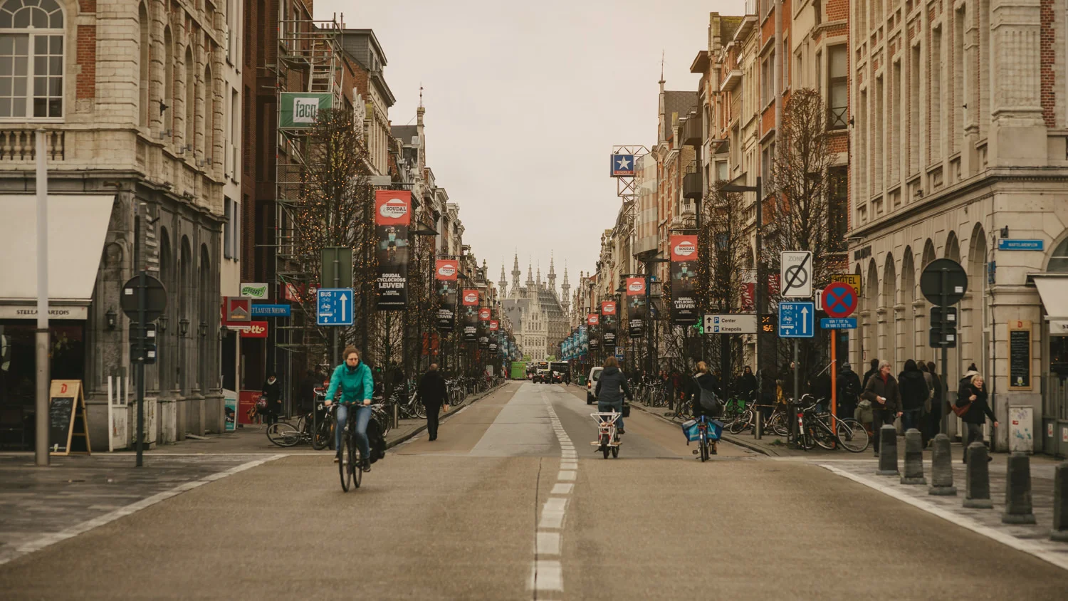  Destination wedding photographers Leuven, Brussels, Belgium.  Elise and Jens wedding. Abbey Herkenrode wedding. Leuven Botanical Gardens, Kruidtuin 