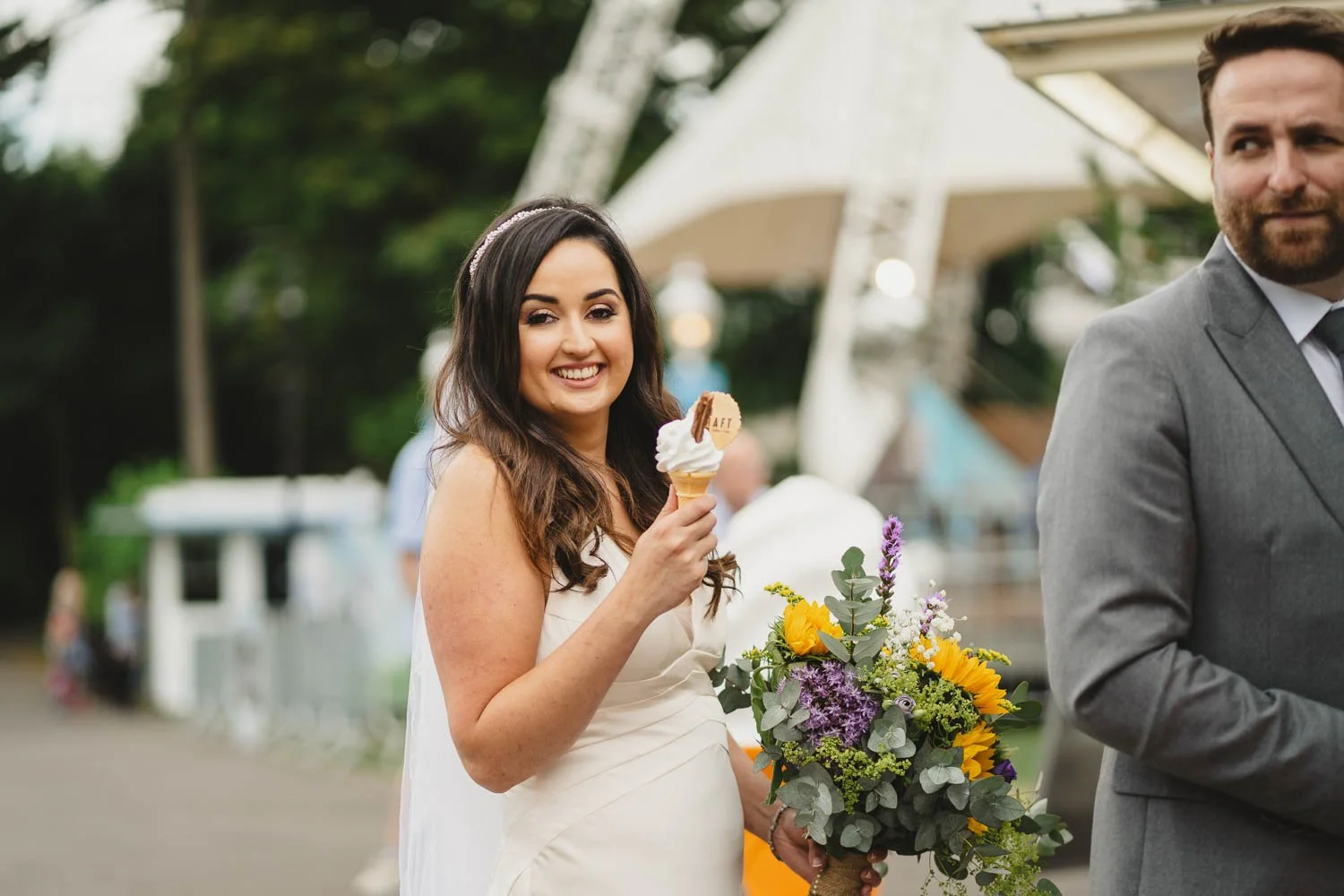  Geraldine and Greg’s cool wedding in the Treehouse at AMPM/Cabaret Supper Club in Belfast.  After their ceremony in Saintfield, we took the couple to Botanic Gardens in Belfast for their Wedding Photos.   