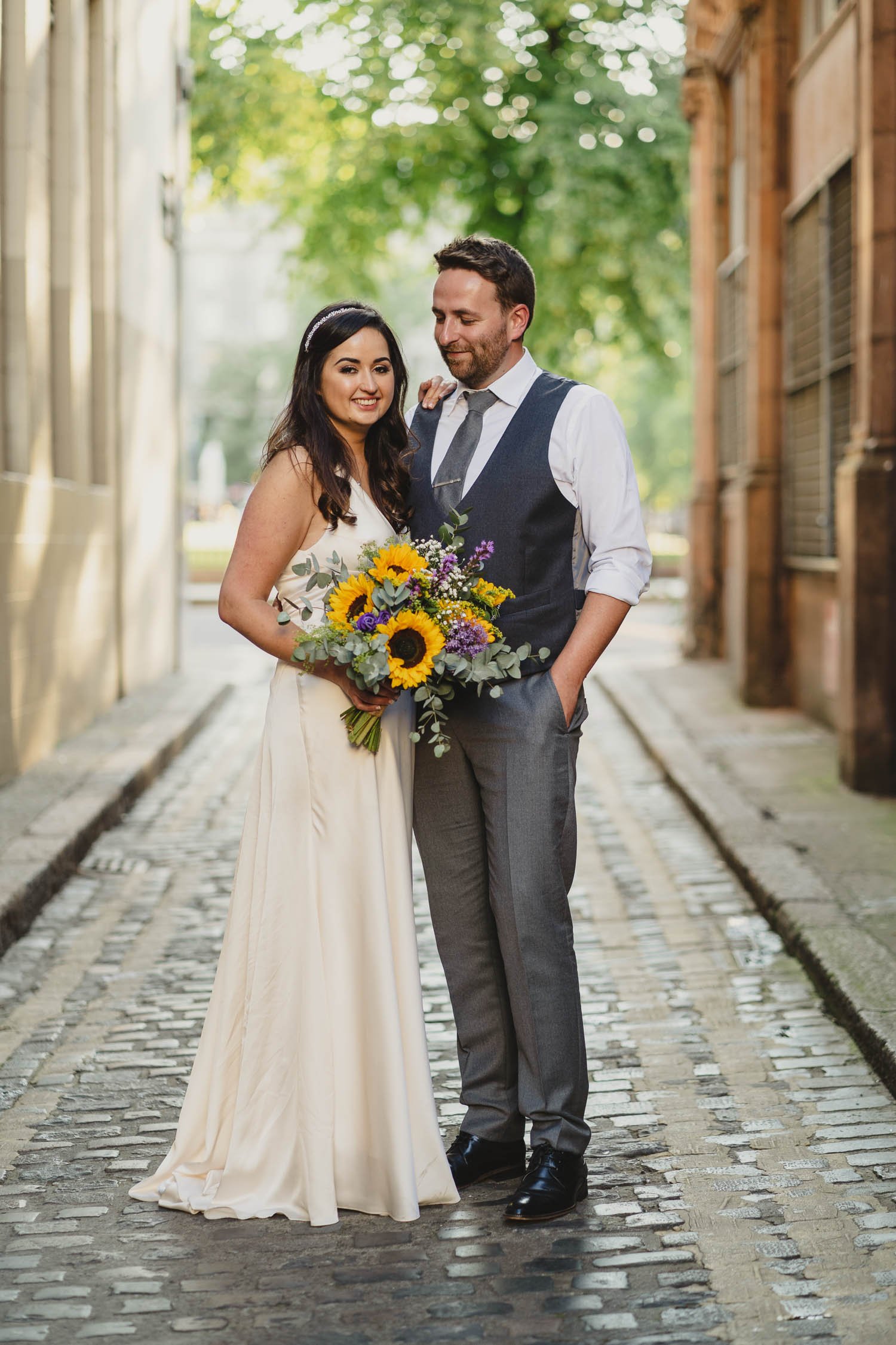  Geraldine and Greg’s cool wedding in the Treehouse at AMPM/Cabaret Supper Club in Belfast.  After their ceremony in Saintfield, we took the couple to Botanic Gardens in Belfast for their Wedding Photos.   