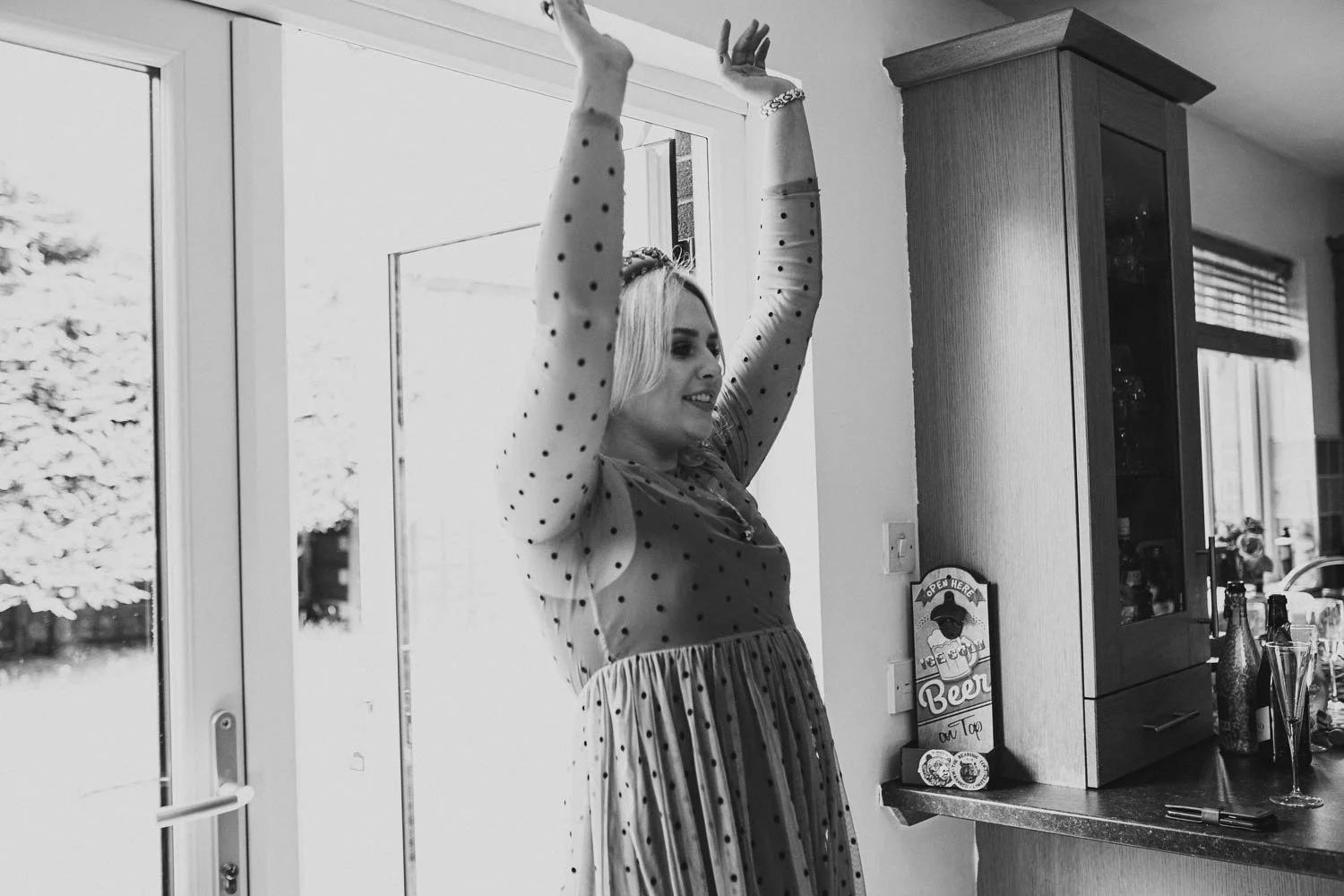  Geraldine and Greg’s cool wedding in the Treehouse at AMPM/Cabaret Supper Club in Belfast.  After their ceremony in Saintfield, we took the couple to Botanic Gardens in Belfast for their Wedding Photos.   