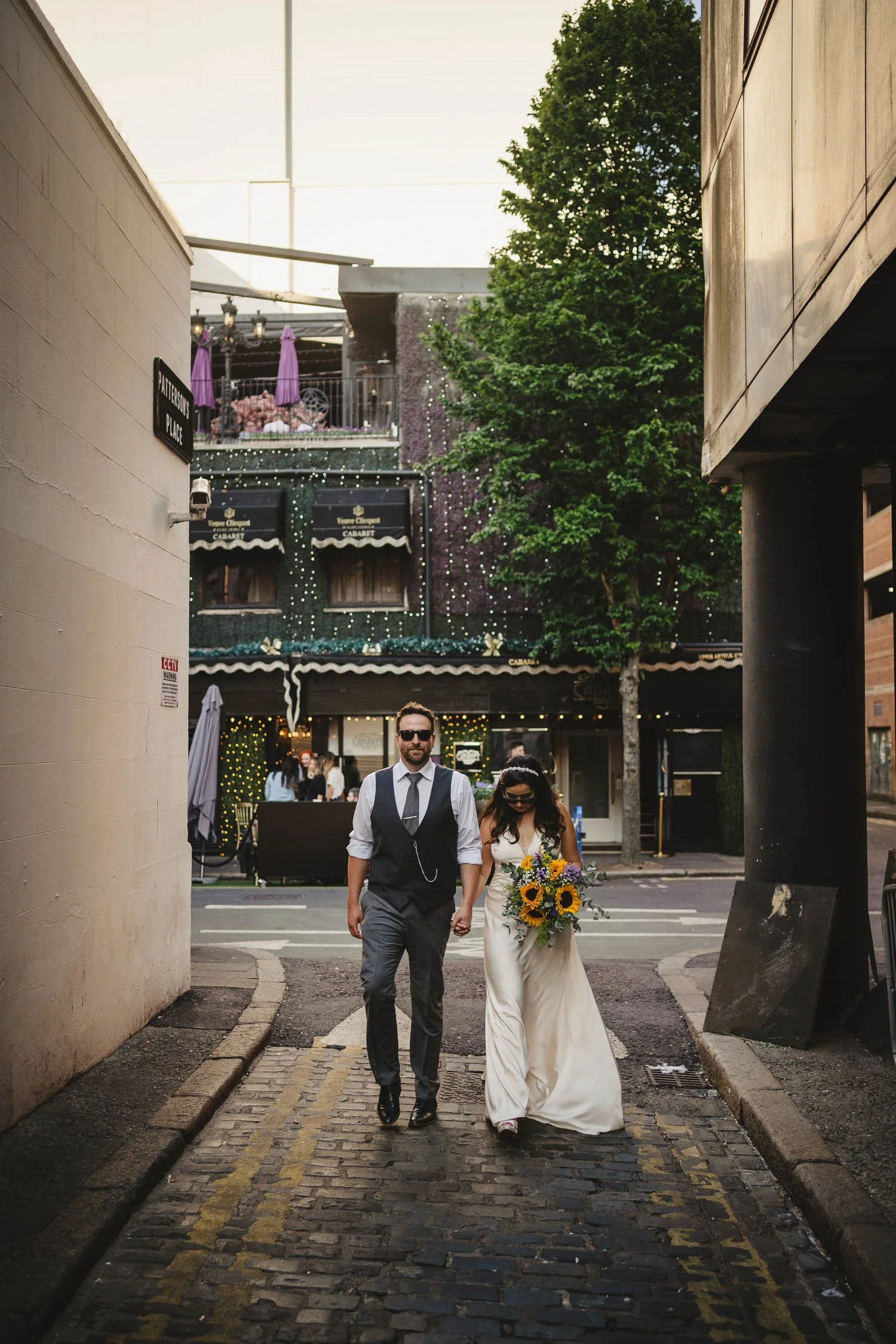  Geraldine and Greg’s cool wedding in the Treehouse at AMPM/Cabaret Supper Club in Belfast.  After their ceremony in Saintfield, we took the couple to Botanic Gardens in Belfast for their Wedding Photos.   