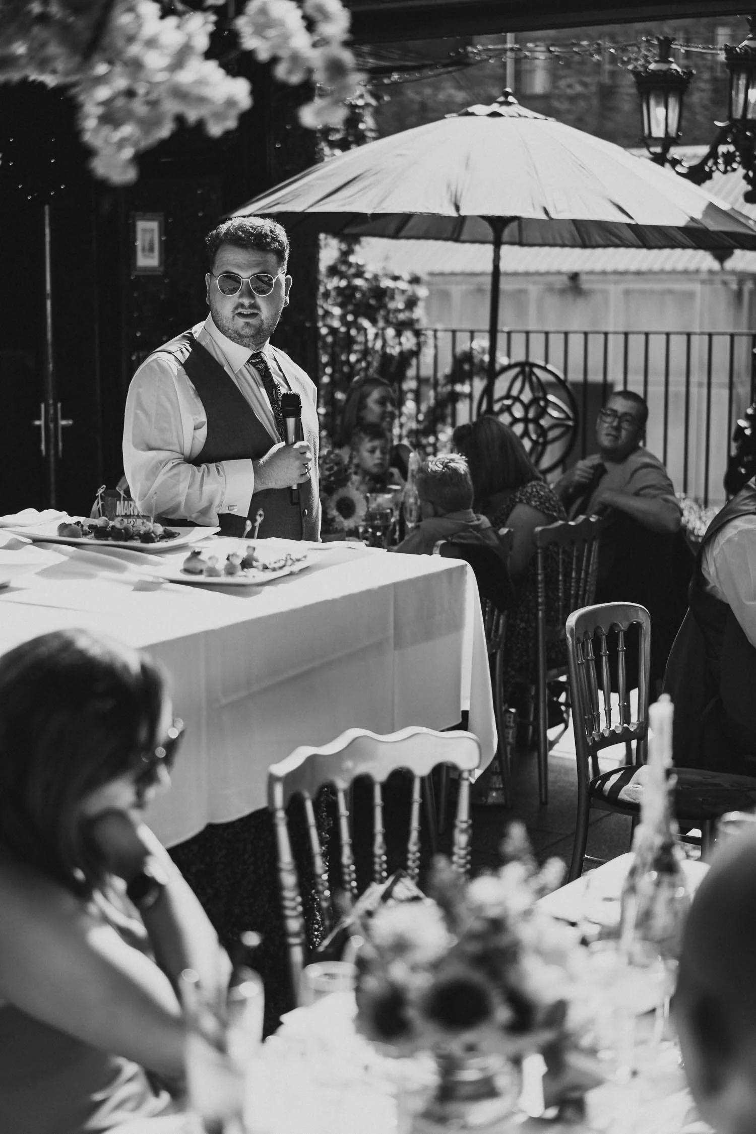  Geraldine and Greg’s cool wedding in the Treehouse at AMPM/Cabaret Supper Club in Belfast.  After their ceremony in Saintfield, we took the couple to Botanic Gardens in Belfast for their Wedding Photos.   