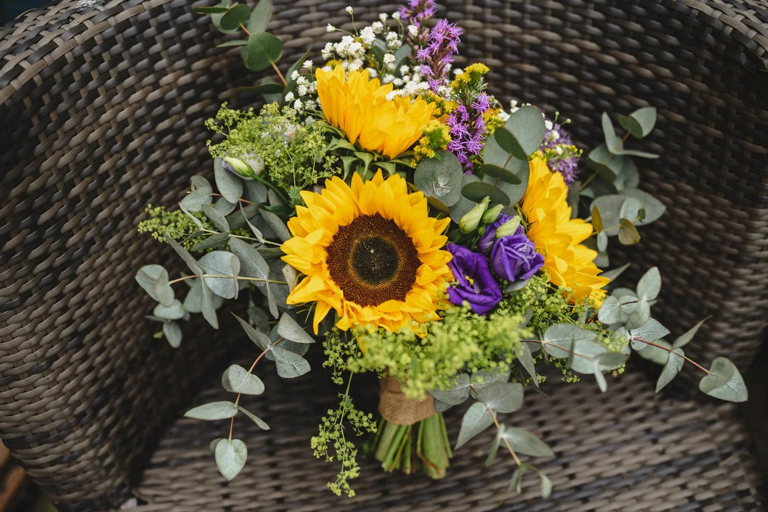  Geraldine and Greg’s cool wedding in the Treehouse at AMPM/Cabaret Supper Club in Belfast.  After their ceremony in Saintfield, we took the couple to Botanic Gardens in Belfast for their Wedding Photos.   