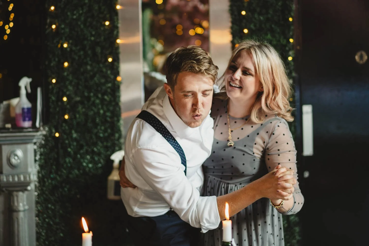  Geraldine and Greg’s cool wedding in the Treehouse at AMPM/Cabaret Supper Club in Belfast.  After their ceremony in Saintfield, we took the couple to Botanic Gardens in Belfast for their Wedding Photos.   