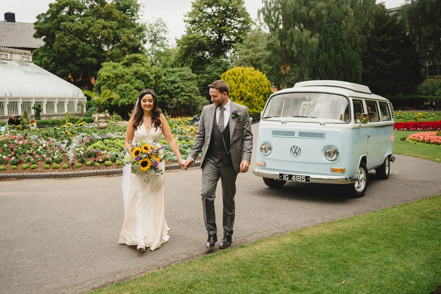  Geraldine and Greg’s cool wedding in the Treehouse at AMPM/Cabaret Supper Club in Belfast.  After their ceremony in Saintfield, we took the couple to Botanic Gardens in Belfast for their Wedding Photos.   