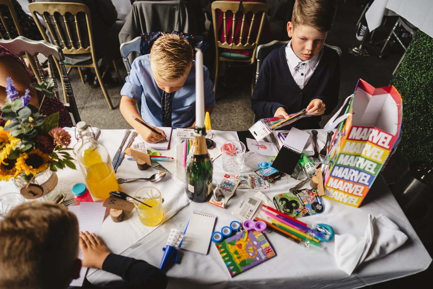  Geraldine and Greg’s cool wedding in the Treehouse at AMPM/Cabaret Supper Club in Belfast.  After their ceremony in Saintfield, we took the couple to Botanic Gardens in Belfast for their Wedding Photos.   