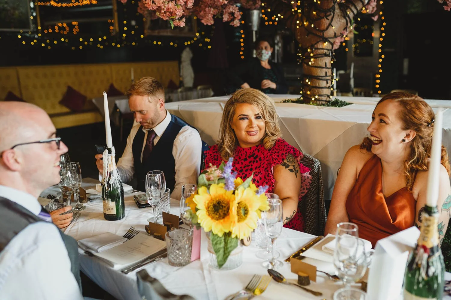  Geraldine and Greg’s cool wedding in the Treehouse at AMPM/Cabaret Supper Club in Belfast.  After their ceremony in Saintfield, we took the couple to Botanic Gardens in Belfast for their Wedding Photos.   