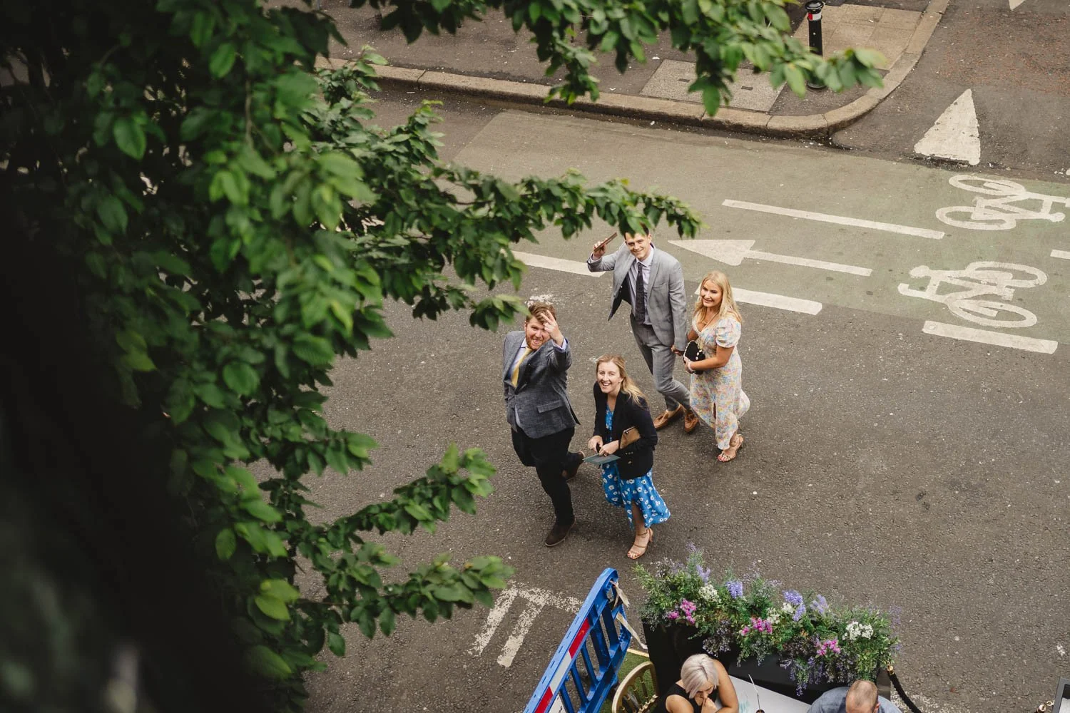  Geraldine and Greg’s cool wedding in the Treehouse at AMPM/Cabaret Supper Club in Belfast.  After their ceremony in Saintfield, we took the couple to Botanic Gardens in Belfast for their Wedding Photos.   