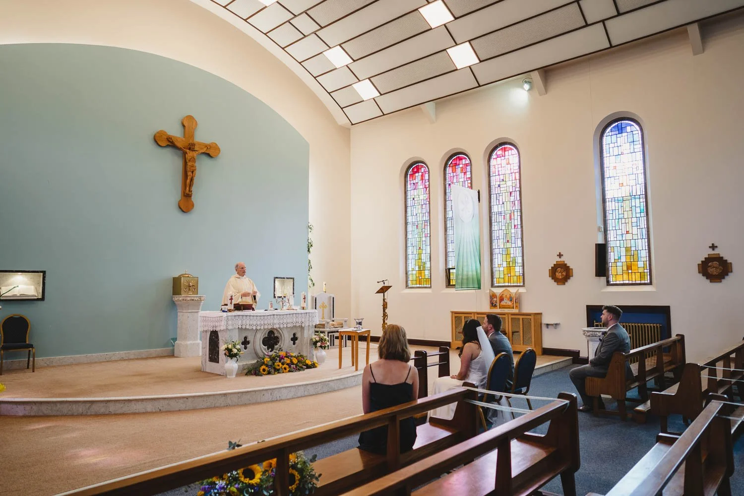  Geraldine and Greg’s cool wedding in the Treehouse at AMPM/Cabaret Supper Club in Belfast.  After their ceremony in Saintfield, we took the couple to Botanic Gardens in Belfast for their Wedding Photos.   
